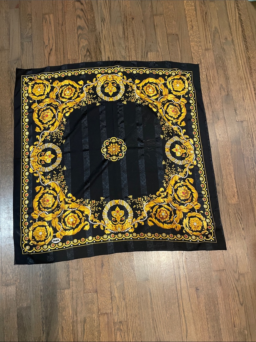 Baroque-Style Black & Gold Square Scarf
